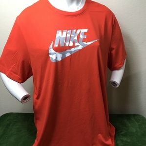 Nike T-shirt